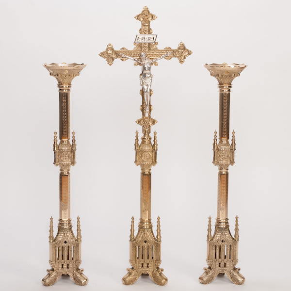 Candelabro de estilo gótico tradicional