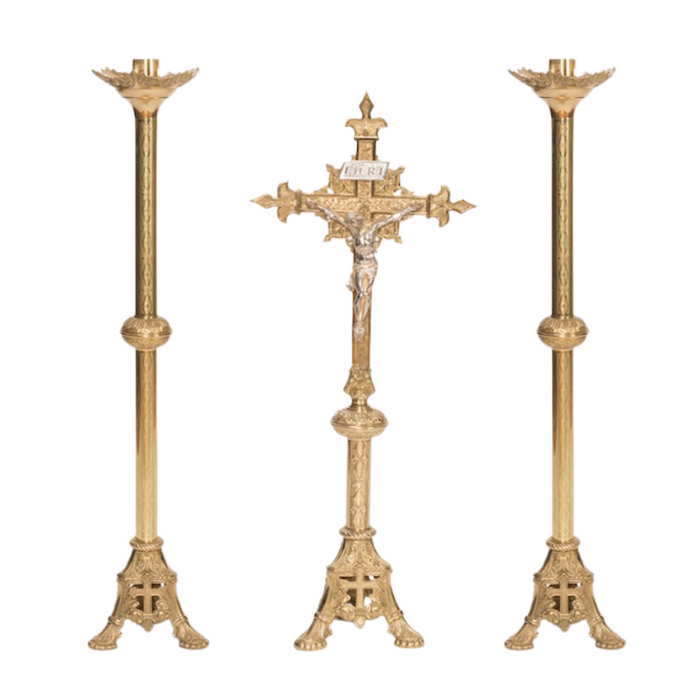 Juego tradicional de crucifijo y candelabros para altar de iglesia de latón macizo